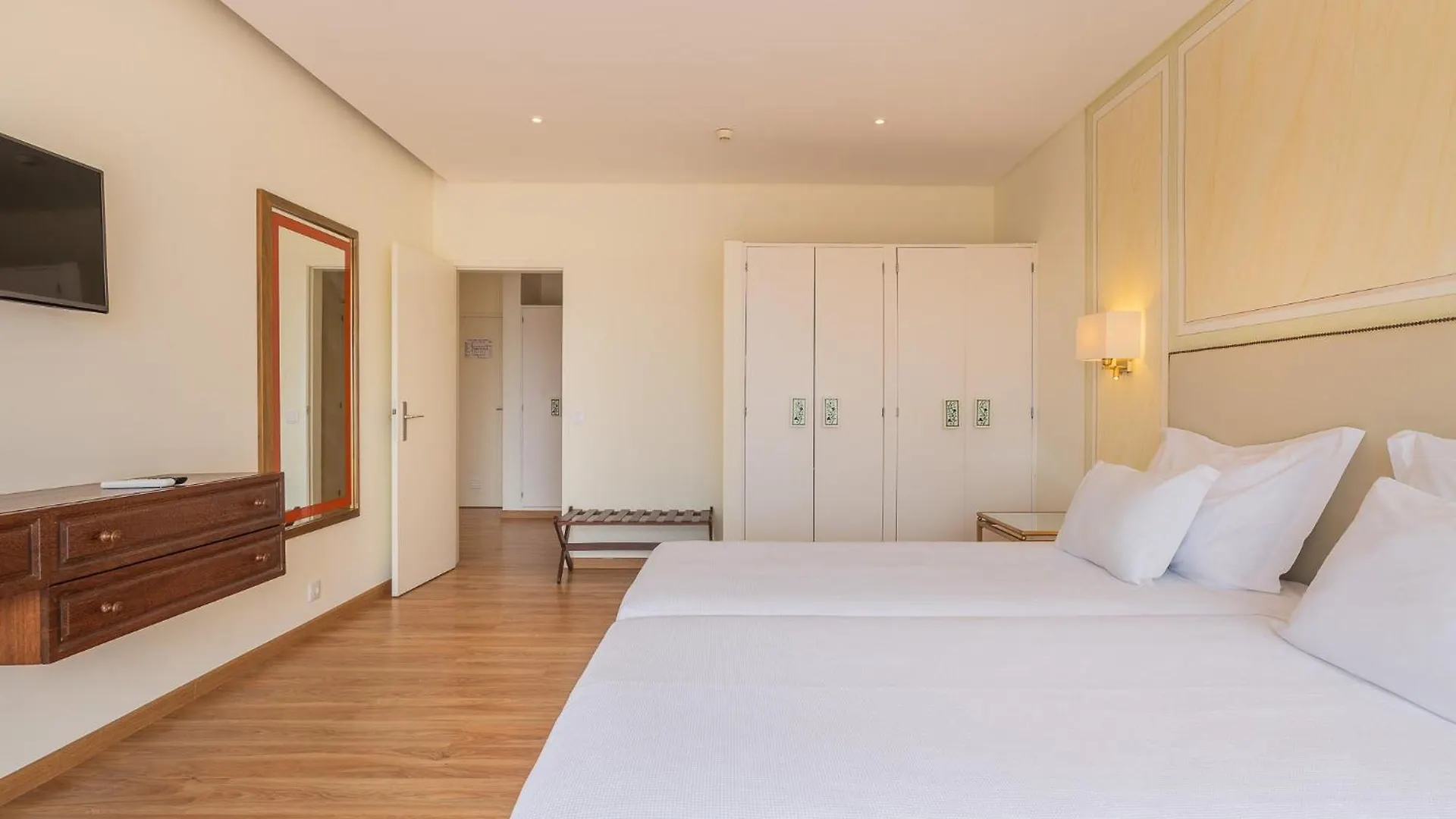 Carvoeiro Garden Hotel  Carvoeiro (Lagoa)